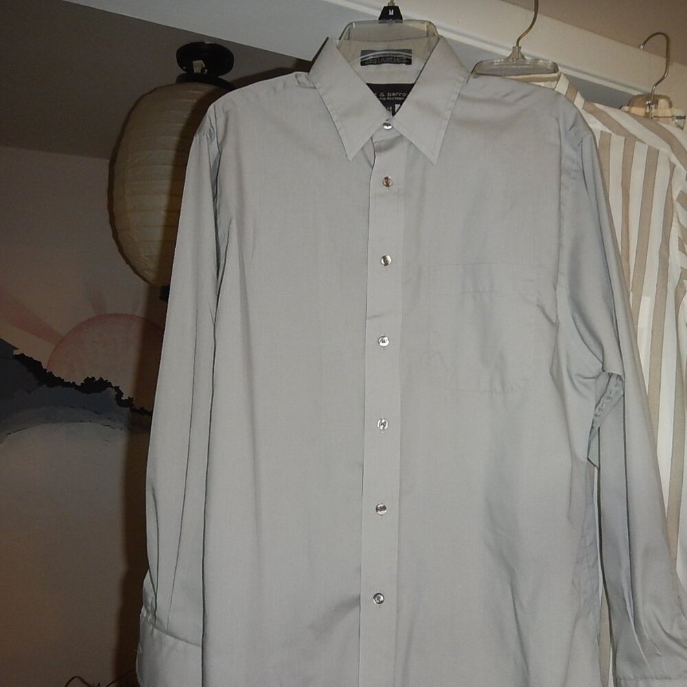 Men's Croft & Barrow Dove Gray button down dress shirt (Medium)